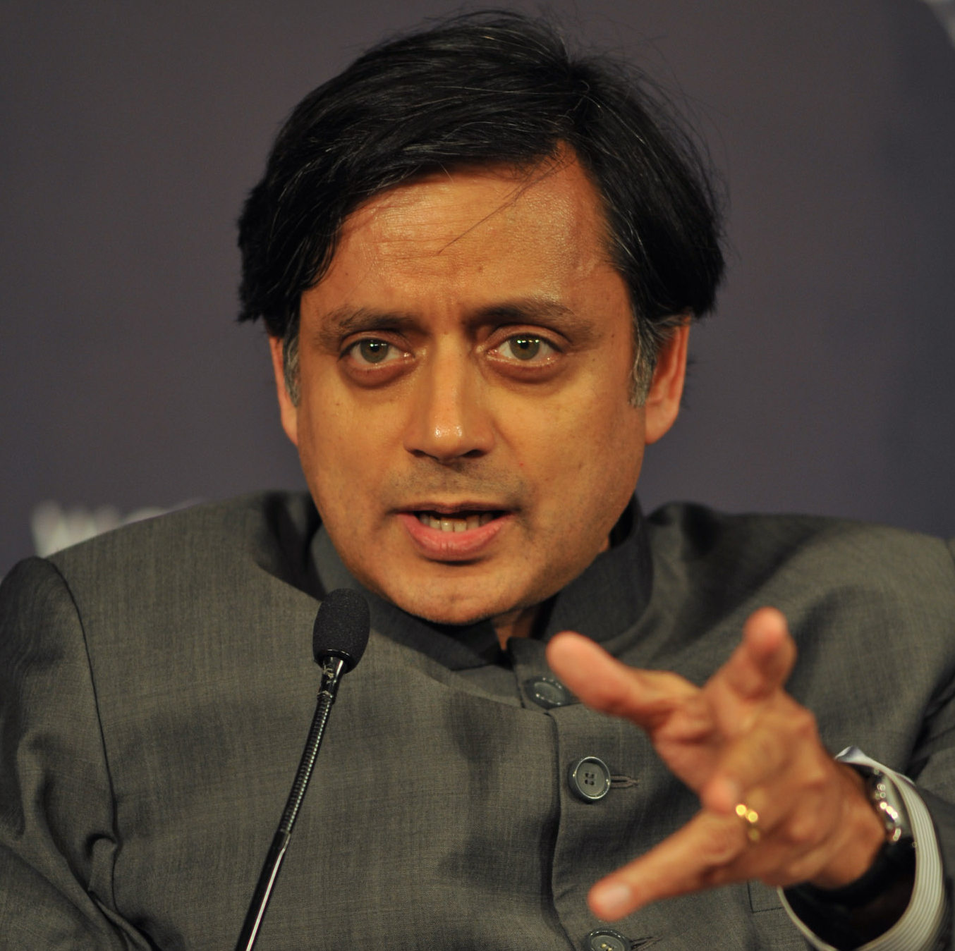 Shashi Tharoor Keynote Speakers Bureau And Speaking Fee