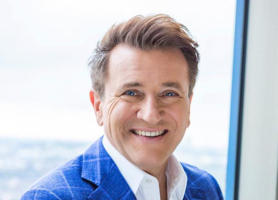 Robert Herjavec Business Speakers Bureau & Speaking Fee