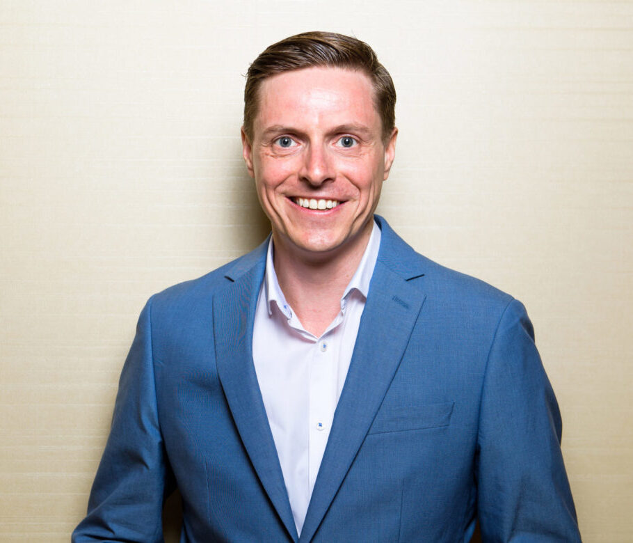 Keynote Speaker James Taylor Speaking Fee and Information