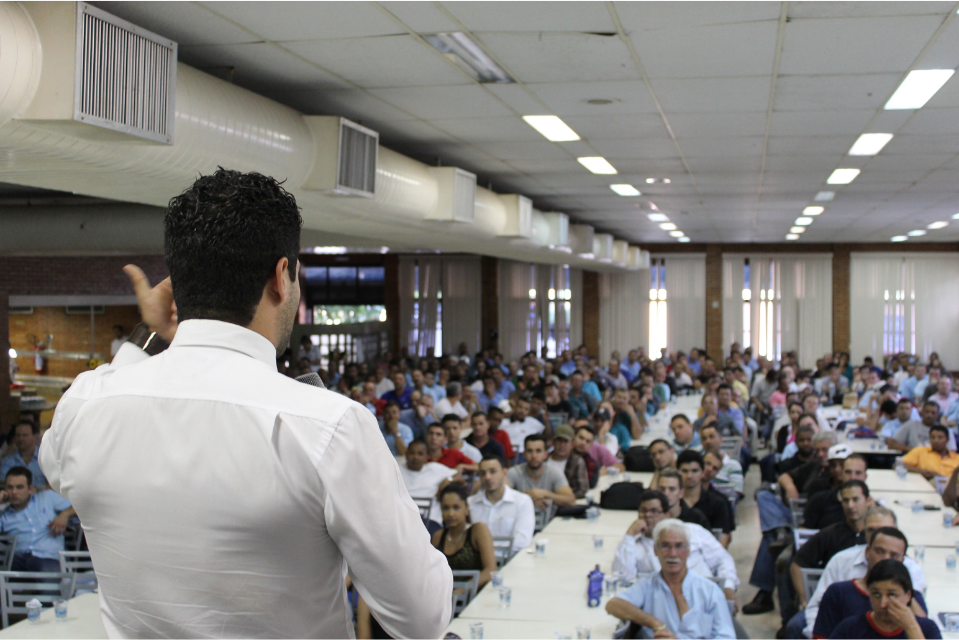 Top 10 Professional Keynote Speakers of the Year