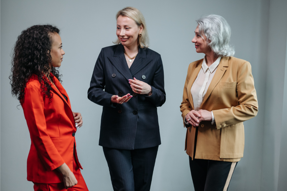 Top 10 Women Business Speakers who can Transform Your Team