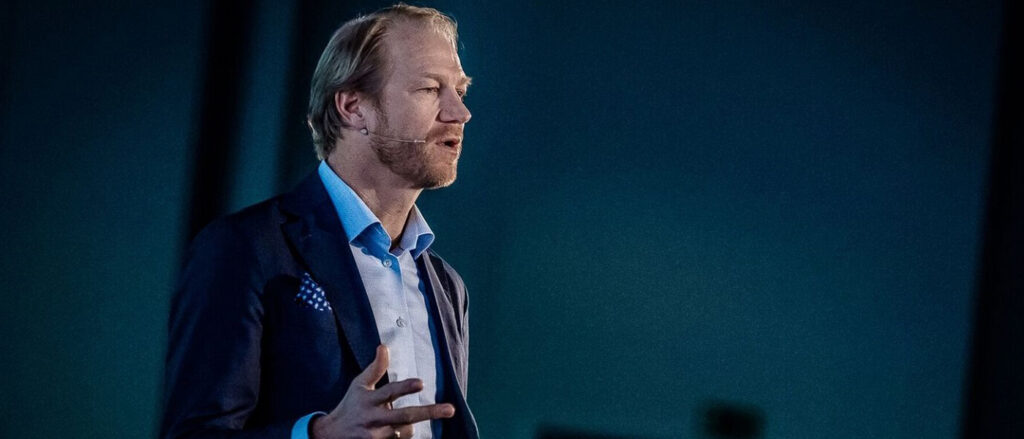 8 Top Keynote Speakers for the Telecommunications Industry