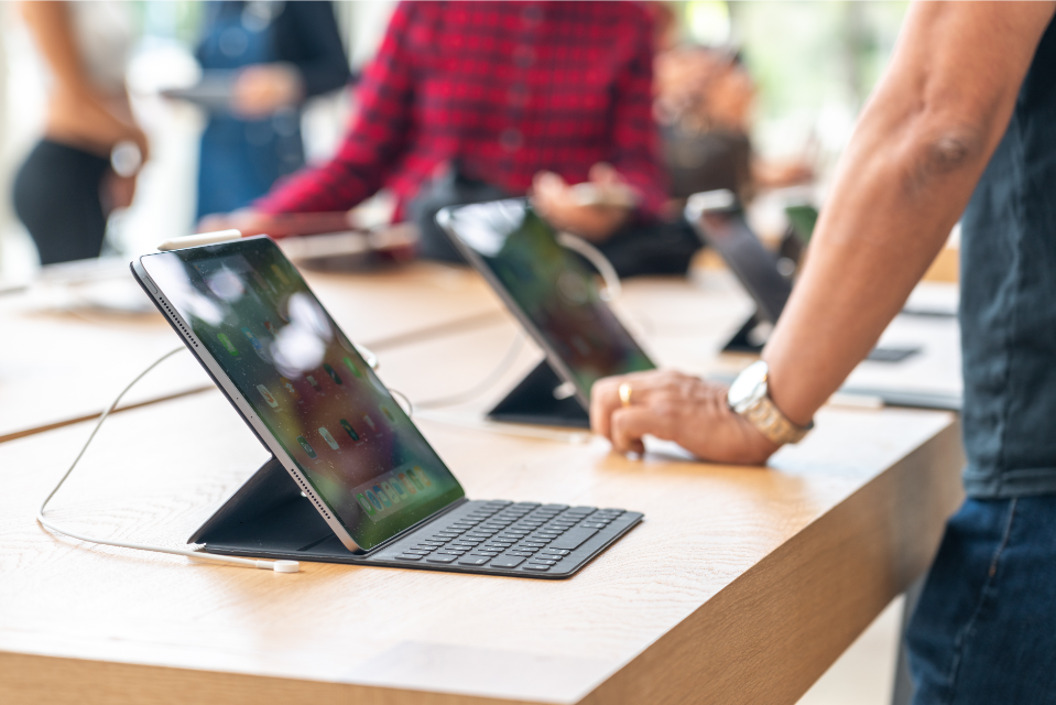 Ron Johnson on How Storytelling Played a Huge Part in the Apple Store’s Success